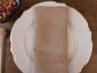 Serviette, Farbe karamell, 40 mal 40 Zentimeter, Halbleinen, handbedruckt mit Siebdruck, Effektfarbe Bronze